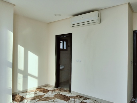 Manama, Apartments, Flats, Houses & Villas, BHD 180/month,  2 BR,  2Bath Hall. Kitchen Lift. Car-parking.unfurnished. Exclusive.ewa. In -(((UM AL HASSAM)))