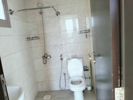 Manama, Apartments, Flats, Houses & Villas, BHD 180/month,  2 BR,  2Bath Hall. Kitchen Lift. Car-parking.unfurnished. Exclusive.ewa. In -(((UM AL HASSAM)))