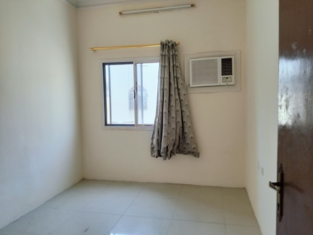 Manama, Apartments, Flats, Houses & Villas, BHD 170/month,  2 BR,  2Bath Hall. Kitchen Lift.Balcony .Semifurnished. Exclusive.ewa  In -(((UM AL HASSAM)))