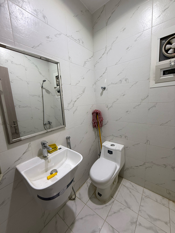 Al Wizarat, Apartments, Flats, Houses & Villas, SAR 1950/month,  1 BR,  Room Available For Female In Family Appartment Near Ministry Of Defence