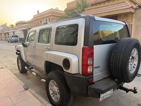 Riyadh, Vehicles, Cars & Trucks , SAR 28,  Hummer H3,  2007,  Automatic,  287208 KM,  Neat And Clean  For Sale
