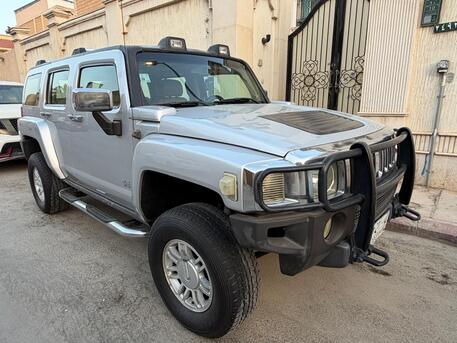 Riyadh, Vehicles, Cars & Trucks , SAR 28,  Hummer H3,  2007,  Automatic,  287208 KM,  Neat And Clean  For Sale