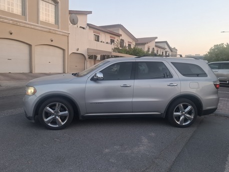 Isa Town, Vehicles, Cars & Trucks , BHD 1900,  Dodge Durango,  2011,  Automatic,  200 KM,