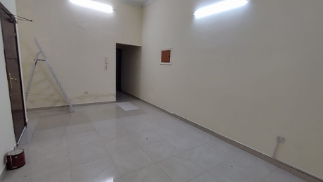 Salmaniya, Apartments, Flats, Houses & Villas, BHD 180/year,  1 BR,  Salmaniya:- 1Bhk Unfurnished Flat On Rent With Unlimited Ewa..