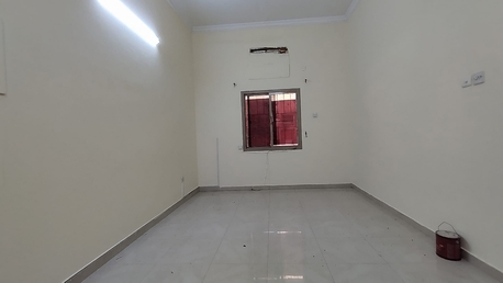 Salmaniya, Apartments, Flats, Houses & Villas, BHD 180/year,  1 BR,  Salmaniya:- 1Bhk Unfurnished Flat On Rent With Unlimited Ewa..