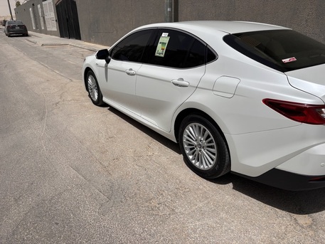 Riyadh, Vehicles, Cars & Trucks , SAR 95000,  Toyota Camry Hybrid,  2025,  Automatic,  40000 KM,  Excellent Condition, No Accidents