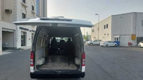 Manama, Vehicles, Cars & Trucks , BHD 2500,  Toyota Hi-Ace Bus Cargo Van Very Good Condation,  2009,  Manual,  290000 KM,