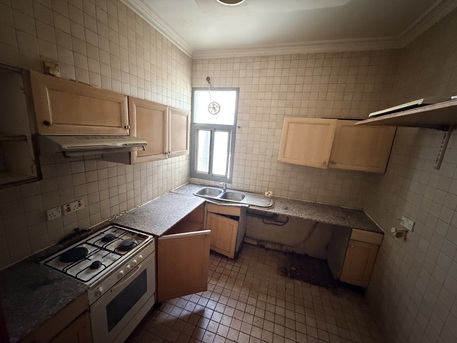 Adliya, Apartments, Flats, Houses & Villas, BHD 350/year,  3 BR,  Amazing Semi Furnished 3 Bedroom Apartment Available
