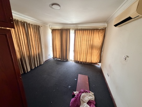 Adliya, Apartments, Flats, Houses & Villas, BHD 350/year,  3 BR,  Amazing Semi Furnished 3 Bedroom Apartment Available