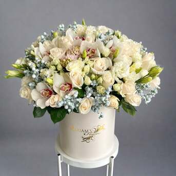New York, Farm & Garden, USD 180,  Buy White Roses Flower Bouquet Online In USA For Elegant Floral Gifts And Special Occasion