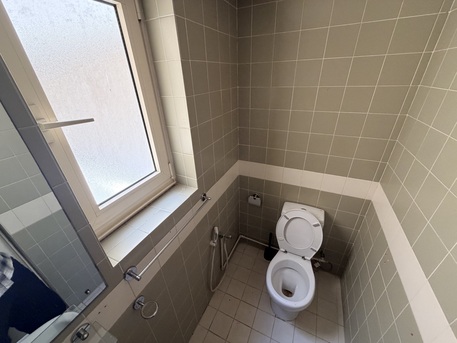 Adliya, Apartments, Flats, Houses & Villas, BHD 500/year,  Luxury Semi Furnished 3 Bedroom Apartment Available