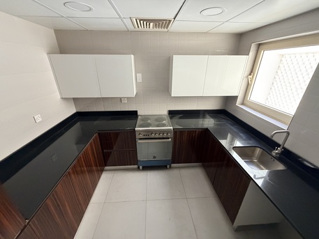 Adliya, Apartments, Flats, Houses & Villas, BHD 350/year,  2 BR,  Luxury Semi Furnished 2 Bedroom Apartment Available