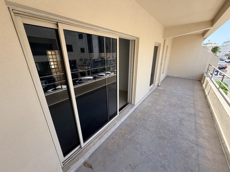 Adliya, Apartments, Flats, Houses & Villas, BHD 350/year,  2 BR,  Luxury Semi Furnished 2 Bedroom Apartment Available