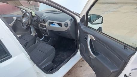 Riyadh, Vehicles, Cars & Trucks , SAR 6500,  Renault Logan,  2013,  Manual,  000 KM,  -  - White -6500 SAR