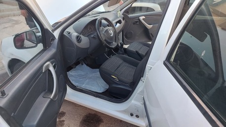Riyadh, Vehicles, Cars & Trucks , SAR 6500,  Renault Logan,  2013,  Manual,  000 KM,  -  - White -6500 SAR