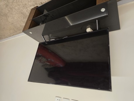 Jubail, Appliances, SAR 300,  40" Samsung 4k LED With Broken Display