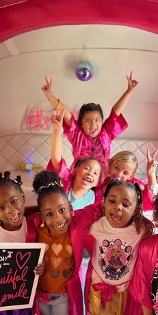 New York, Beautician, Bring The Excitement Home With A Spa Fun Party On Wheels