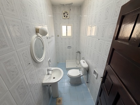 Adliya, Apartments, Flats, Houses & Villas, BHD 200/year,  2 BR,  Amazing Semi Furnished 2 Bedroom Apartment Available