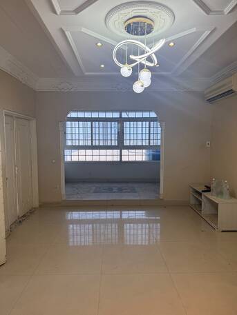 Al Sharafeyah, Apartments, Flats, Houses & Villas, SAR 35000/year,  5 BR,  220 Sq. Meter,  Family Apartment For Rent In Iskan Al Sharafeyah - Jeddah