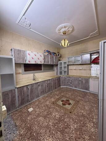 Al Sharafeyah, Apartments, Flats, Houses & Villas, SAR 35000/year,  5 BR,  220 Sq. Meter,  Family Apartment For Rent In Iskan Al Sharafeyah - Jeddah