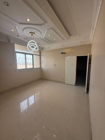 Al Sharafeyah, Apartments, Flats, Houses & Villas, SAR 35000/year,  5 BR,  220 Sq. Meter,  Family Apartment For Rent In Iskan Al Sharafeyah - Jeddah