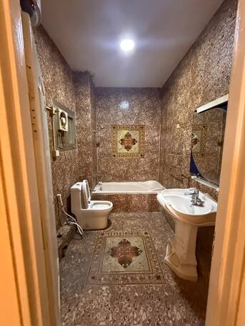 Al Sharafeyah, Apartments, Flats, Houses & Villas, SAR 35000/year,  5 BR,  220 Sq. Meter,  Family Apartment For Rent In Iskan Al Sharafeyah - Jeddah