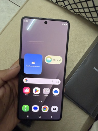 Riyadh, Mobile Phones, SAR 2700,  Samsung Z Flip 7 Only Used 2 Months Brand New Phone