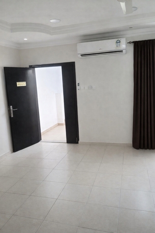 Salmaniya, Apartments, Flats, Houses & Villas, BHD 150/month,  2 BR,  For Rent Flat In Al Musalla Area With  Without Electricity
