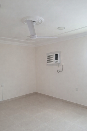 Salmaniya, Apartments, Flats, Houses & Villas, BHD 150/month,  2 BR,  For Rent Flat In Al Musalla Area With  Without Electricity