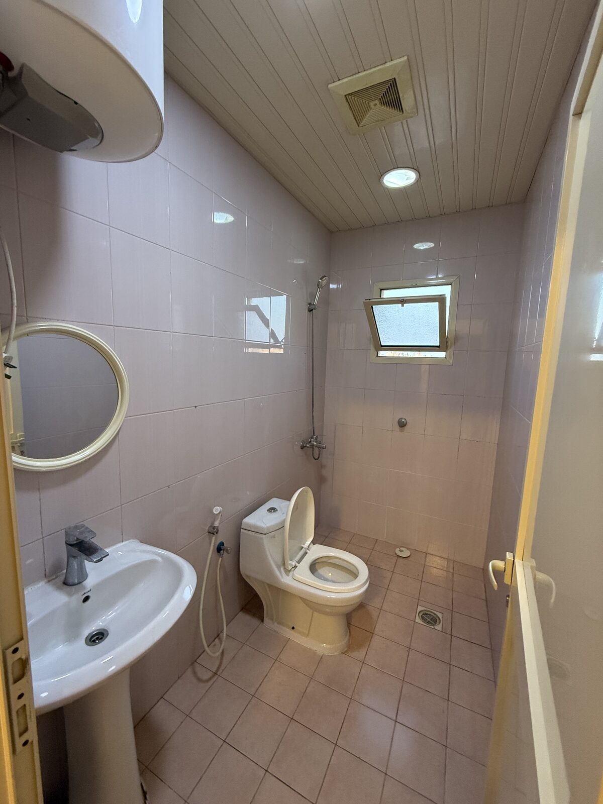 Jubail, Rooms for Rent, SAR 1300/month,  Furnished,  Room For Rent &ndash; Fully Furnished | Separate Entrance & Private Bathroom | Jubail