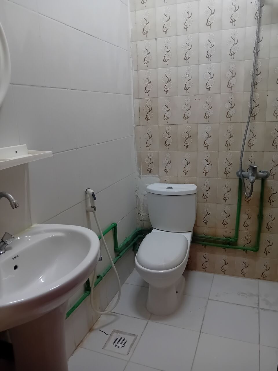 Adliya, Apartments, Flats, Houses & Villas, 4 BR,  Adliya, 4 Bed Room For Staff Flat For Rent Inclusive