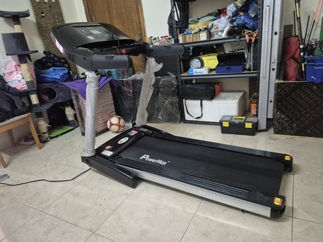 Dammam, Sporting Goods, SAR 900,  🏃 FOR SALE – PowerMax Fitness TD-M1 Motorized Treadmill 🏃