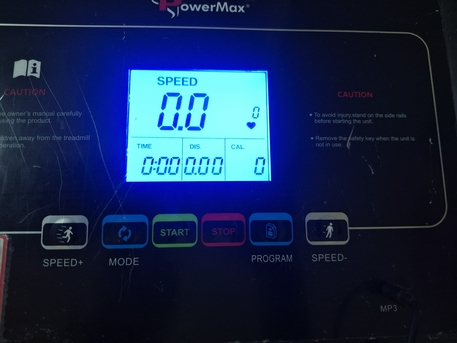 Dammam, Sporting Goods, SAR 900,  🏃 FOR SALE – PowerMax Fitness TD-M1 Motorized Treadmill 🏃