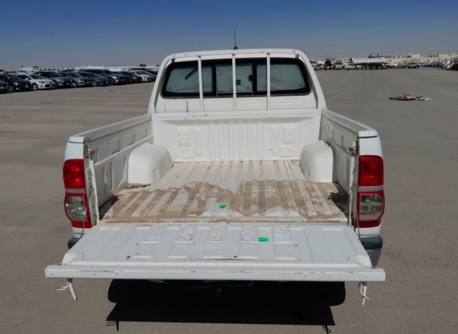 Jeddah, Travel, TOYOTA HILUX 2015 PETROL