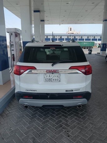 Jeddah, Vehicles, Cars & Trucks , SAR 34500,  Gmc Acadia,  2017,  Automatic,  300000 KM,    Model For Sale