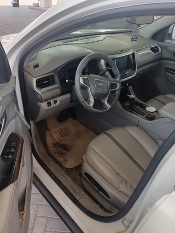Jeddah, Vehicles, Cars & Trucks , SAR 34500,  Gmc Acadia,  2017,  Automatic,  300000 KM,    Model For Sale