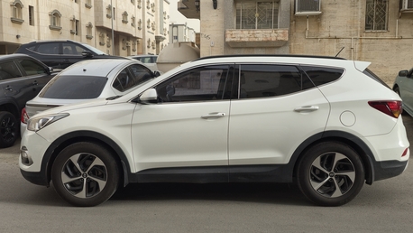 Jeddah, Vehicles, Cars & Trucks , SAR 35000,  Hyundai Santa Fe,  2017,  Automatic,  2250000 KM,