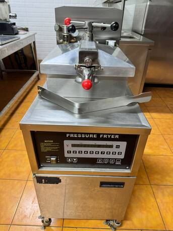 Olaya, Appliances, SAR 8000,  Broasted Machine Pressure Fryer 25Lماكينة بروستد