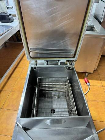 Olaya, Appliances, SAR 8000,  Broasted Machine Pressure Fryer 25Lماكينة بروستد