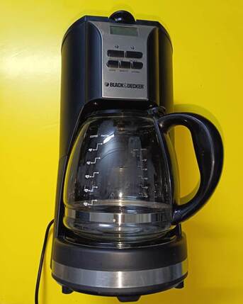 Al Murabba, Appliances, SAR 100,  Black And Decker Coffee Maker 12 Cups 1000 Watts Programmable - DCM90