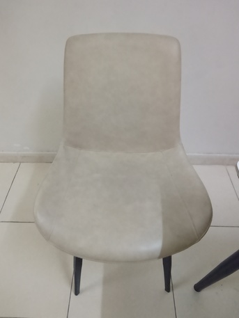 Thuqbah, Furniture, SAR 1,  Dining Table With 4 Chairs