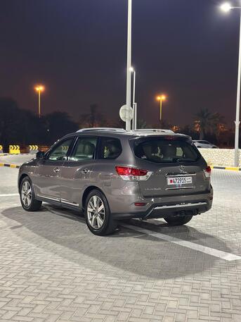 Riffa, Vehicles, Cars & Trucks , BHD 2650,  NISSAN PATHFINDER 3.5 FULL OPTION PANORAMA,  2014,  Automatic,  132000 KM,  NEAT AND CLEAN CAR