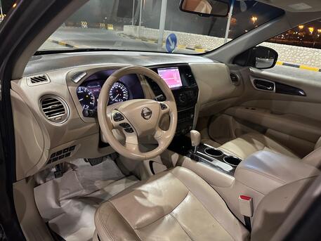Riffa, Vehicles, Cars & Trucks , BHD 2650,  NISSAN PATHFINDER 3.5 FULL OPTION PANORAMA,  2014,  Automatic,  132000 KM,  NEAT AND CLEAN CAR