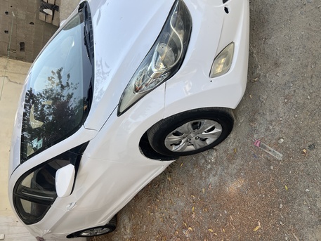 Jeddah, Vehicles, Cars & Trucks , SAR 13000,  Hyundai Elantra,  2014,  Manual,  400000 KM,  Old Is Gold- Elantra