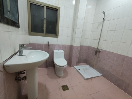 Adliya, Apartments, Flats, Houses & Villas, BHD 270/year,  2 BR,  Adliya:- Groundfloor 2Bhk Unfurnished Flat On Rent With Unlimited Ewa..