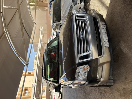 Riyadh, Vehicles, Cars & Trucks , SAR 12500,  Ford Explorer,  2006,  Automatic,  450 KM,  Family Used Vehicle