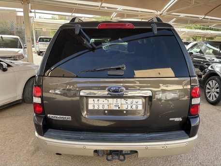 Riyadh, Vehicles, Cars & Trucks , SAR 12500,  Ford Explorer,  2006,  Automatic,  450 KM,  Family Used Vehicle