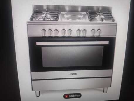 Islamabad, Appliances, 4 GAS BURNER OVEN WITH 2 HOT PLATES AND CARPET FOR SALE