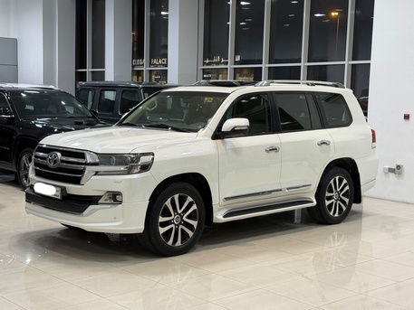 Manama, Vehicles, Cars & Trucks , BHD 17900,  Toyots Land Cruiser GXR,  2019,  Automatic,  206200 KM,    (Pearl)