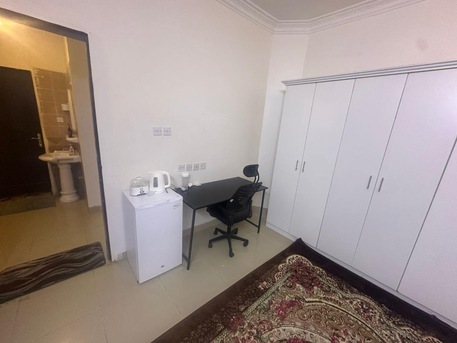 Al Naseem, Household Items, SAR 800,  AC Hot & Cold, Small Fridge ,Kind Size Bed ,Wardrobe & Matresses
